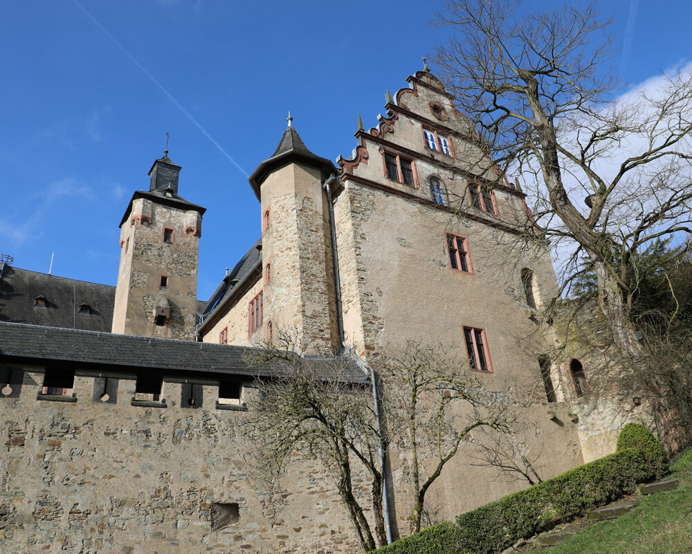 Blick auf die Mittelburg.