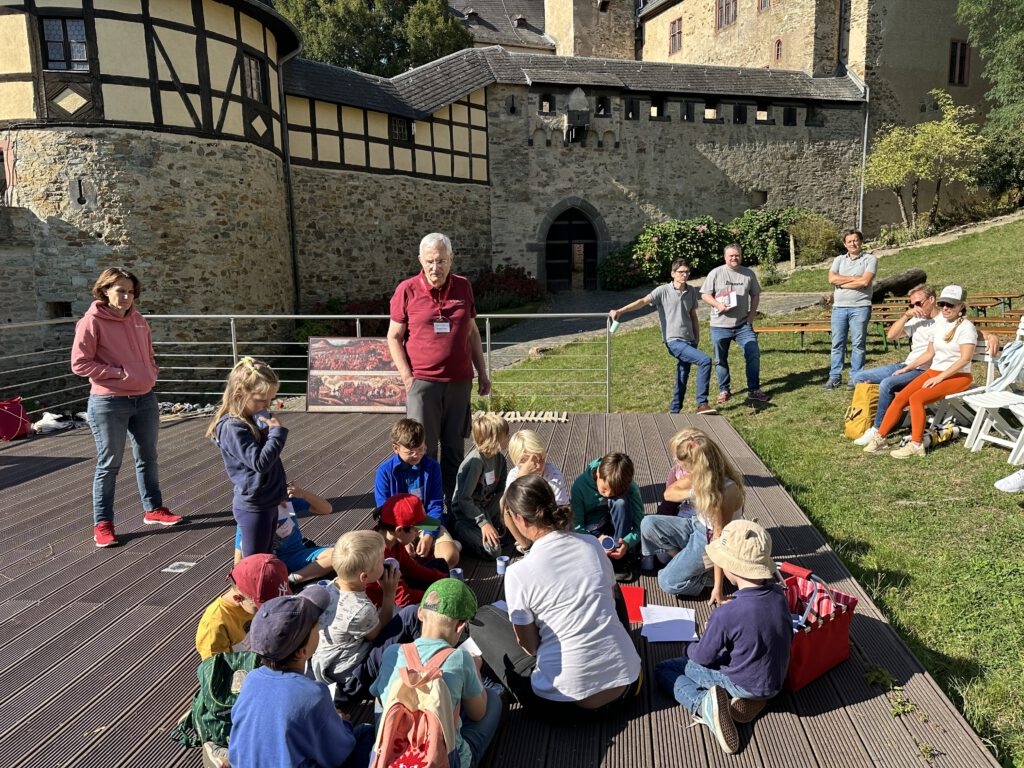 Kinderprogramm: Korbflechten mit Peddigrohr
